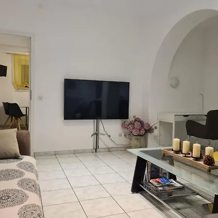 Renovierte Im Zentrum Von Apartment *